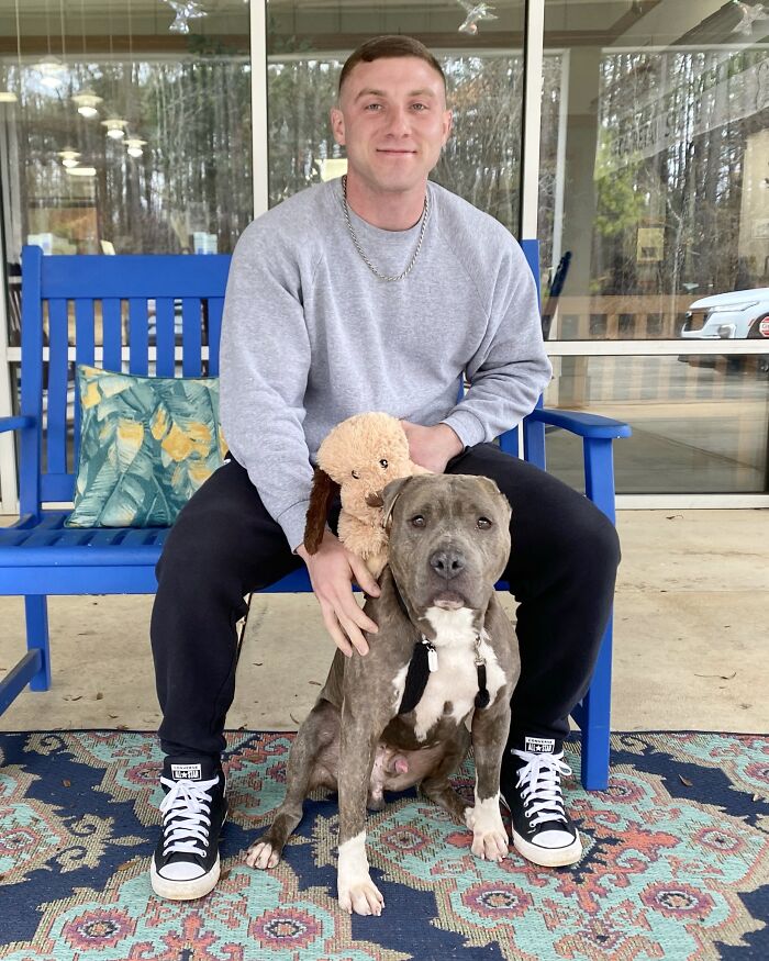 This One-Eared Pitbull Got A Second Chance And This Is What His Life Looks Like Now